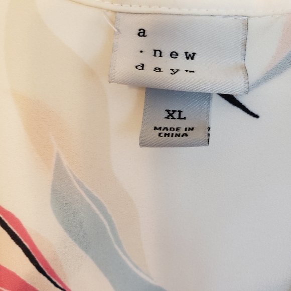 Flowy top - Picture 2 of 3